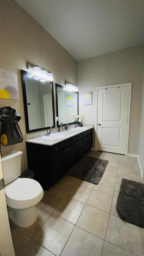 Walk To Nrg-City View Balcony- Free Parking-2Bdrm Near Nrg-Med Center-Galleria-Downtown Houston Esterno foto